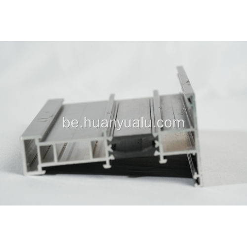 Іржавая алюмініевая дзверы і сістэма аконнай рамы